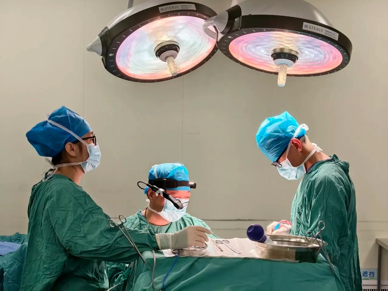 首例AR远程颅骨手术-现场
