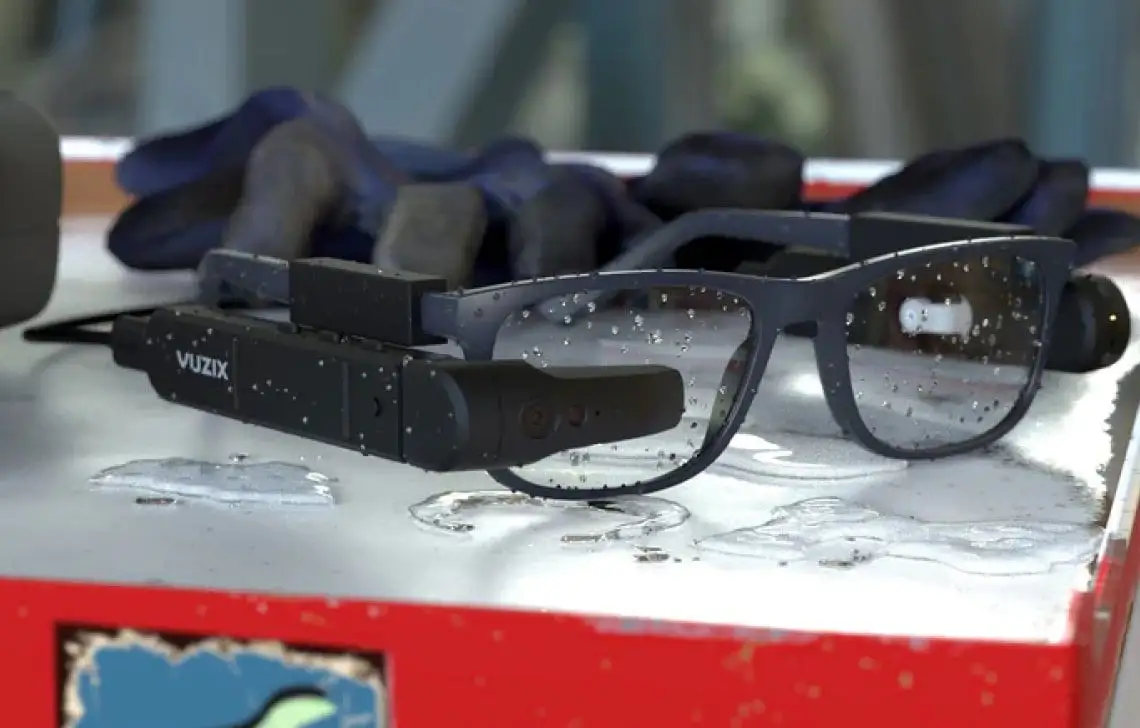 安宝特M400 AR智能眼镜具备 IP67防护等级